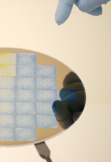 Silizium-Waferpräparation im Reinraum Silizium-Waferpräparation im Reinraum