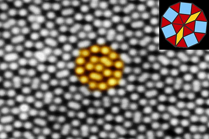 Ein dnner Film aus Bariumtitanat auf einer Platinoberflche bildet einen Quasikristall - Rastertunnelmikroskopaufnahme aus der Arbeitsgruppe von Prof. Wolf Widdra (Institut fr Physik, MLU Halle-Wittenberg).